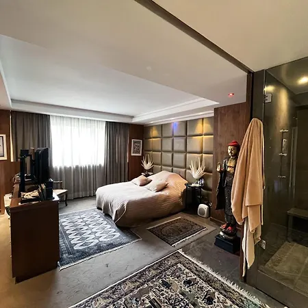 Urban Flat 26 - Sublime 120 M2 Duplex With Big Balcony In